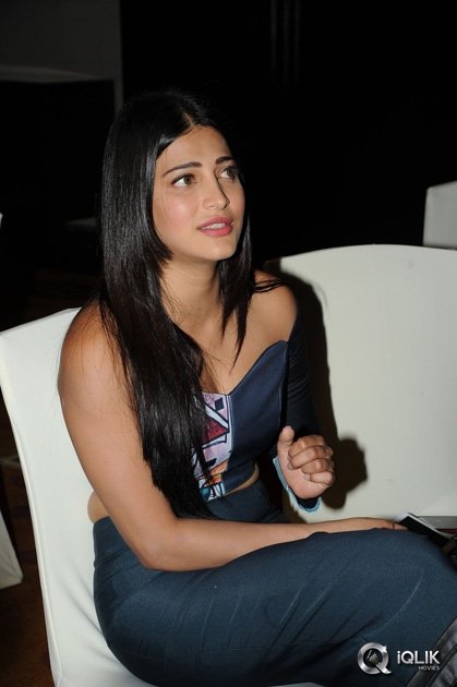 Shruti-Haasan-Interview-About-Srimanthudu